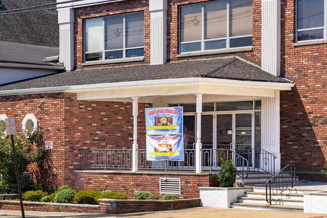 Madison Ave Baptist Academy inspires a strong sense of community in the neighborhood.