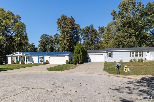 Middlebury South residents enjoy privacy with many roads tucked away ending in a cul-de-sac.