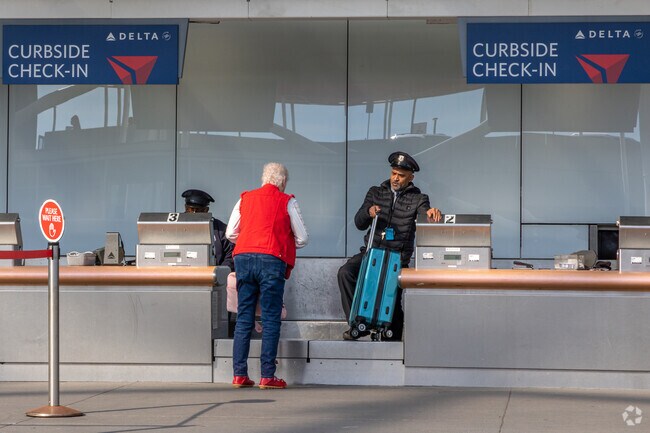 College Park is a 15 minute drive to Hartsfield-Jackson Atlanta International Airport.