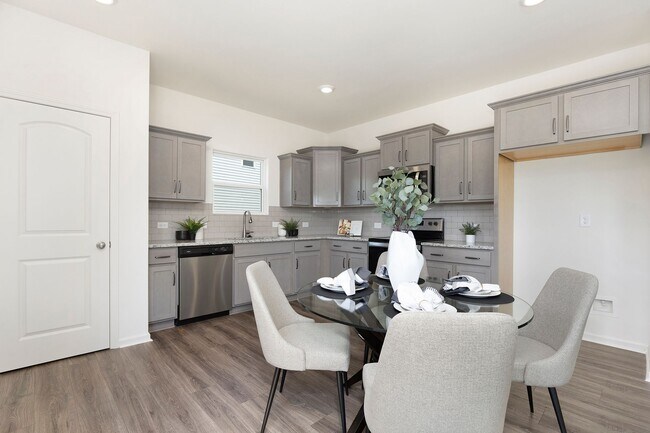 5212 Reedy Farm Cir unit 36893573, Greensboro, NC 27405 - photo 4