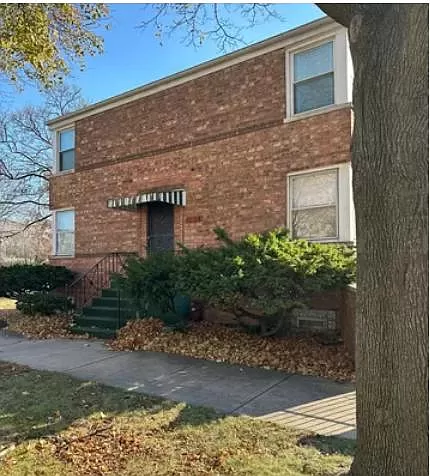8900 S Dauphin Ave, Chicago, IL 60619