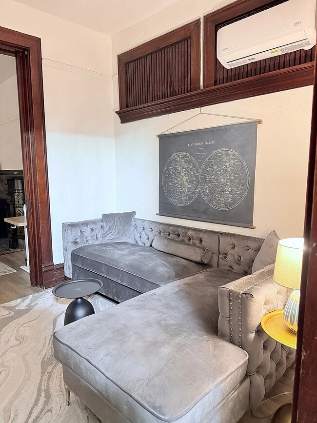 2512 Sarah St, Pittsburgh, PA 15203