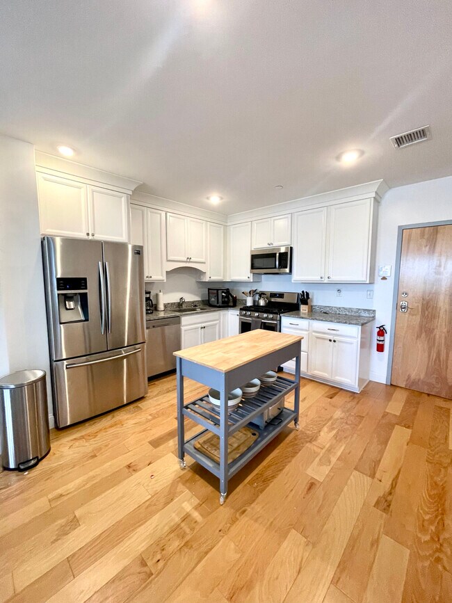 1015 Tremont St unit 4, Boston, MA 02120 - photo 5
