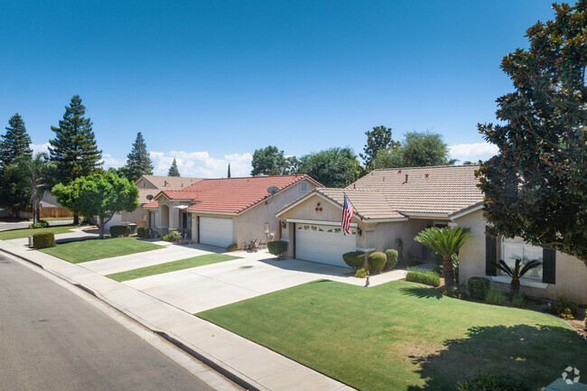 Homeowners enjoy the family-friendly atmosphere of Fairway Oaks.