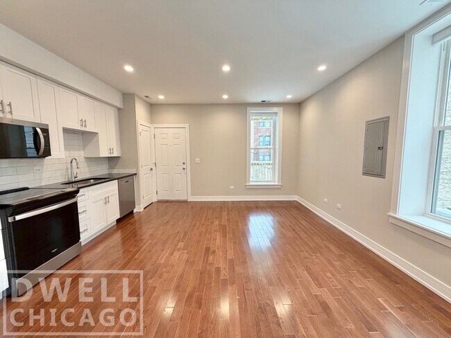 1709 W Lunt Ave unit 2, Chicago, IL 60626 - photo 3