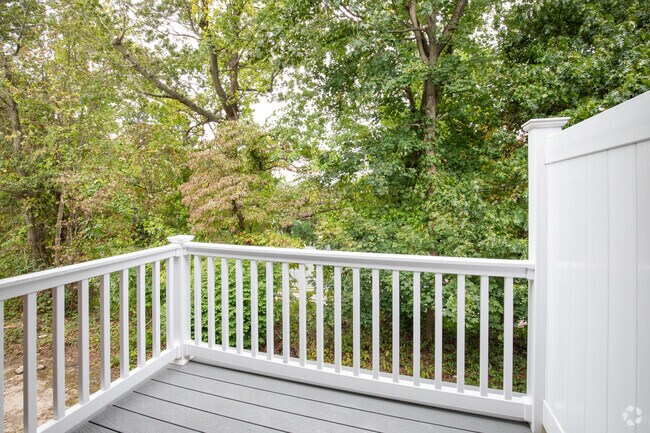 1 BR, 1 BA - 769 SQFT