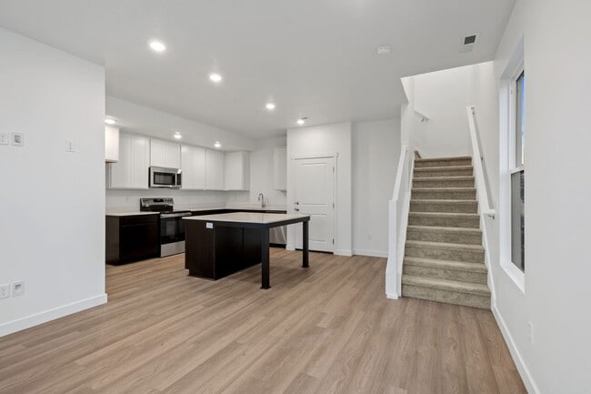 6657 W South Jordan Pkwy, South Jordan, UT 84009 - photo 5