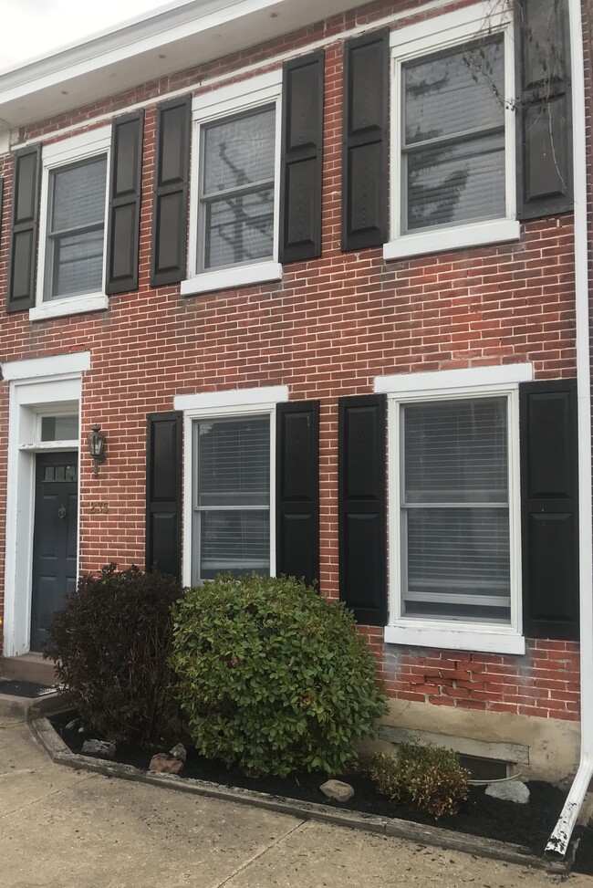 235 4th St, Fieldsboro, NJ 08505