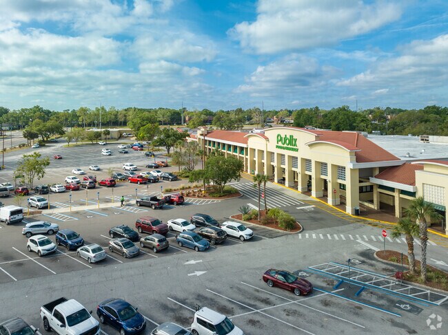 Hunt Club Corners is a mecca or mixed retail, lifestyle, and restaurants