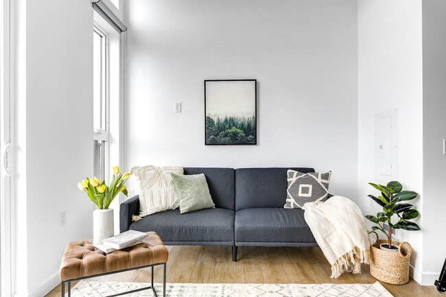 Welcome to Lakeview! - Live in Luxury & Style in the heart of Eastlake, Seattle, WA 98102 - photo 2