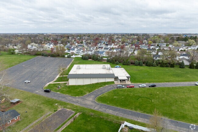 The courses at El Vista Baptist Academy encourage critical thinking and creativity.