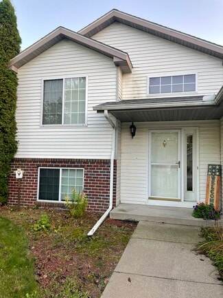 1032 4th St N, Sartell, MN 56377