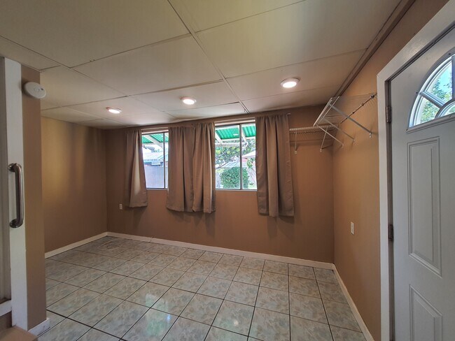 2647 Independence Ave unit 2, Huntington Park, CA 90255 - photo 6