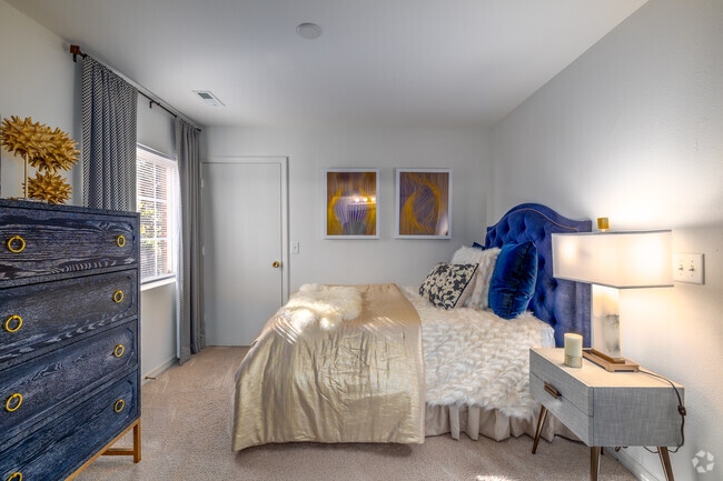 2BR, 2BA - 1,035SF - Second Bedroom