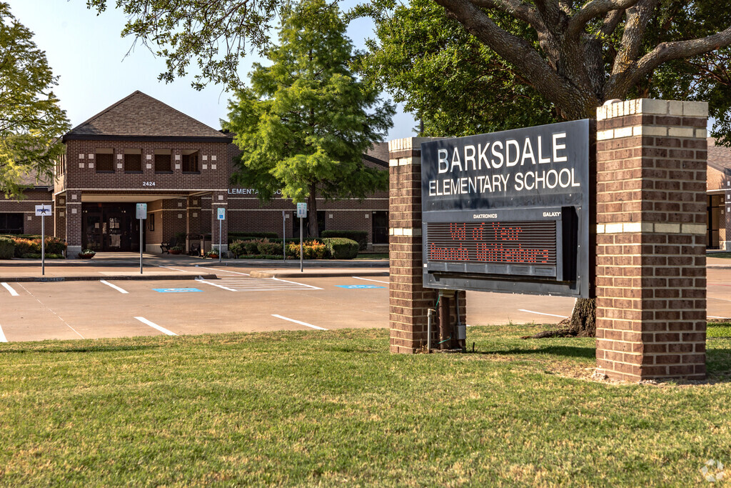 Barksdale Elementary School, Rankings & Reviews - Homes.com