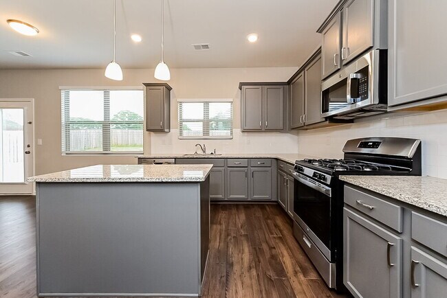 517 Emporia Loop, McDonough, GA 30253 - photo 6