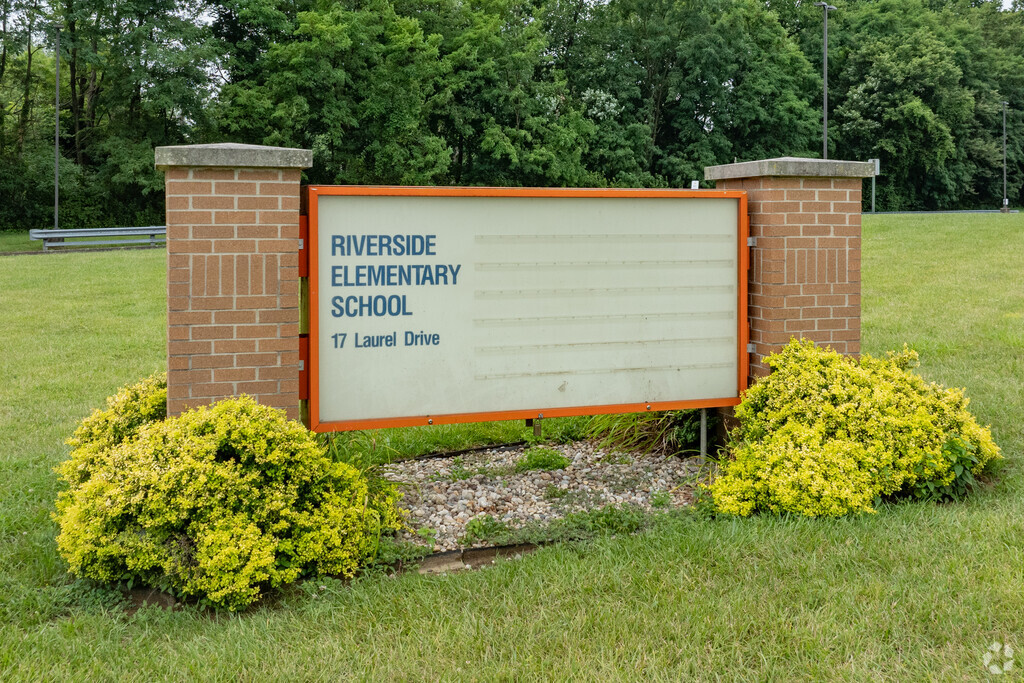 Riverside Elementary School is a public school located in JEFFERSONVILLE, IN.