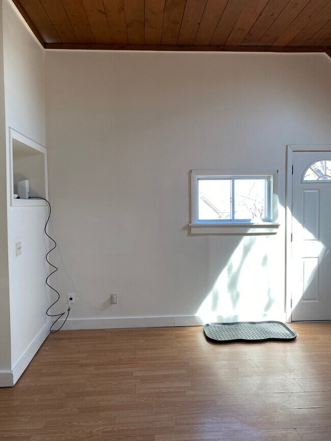 95 Hall Ave unit B2-C, Henniker, NH 03242 - photo 5