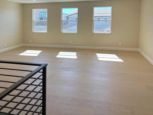 1171 Viento View Ave, Henderson, NV 89012 - photo 6