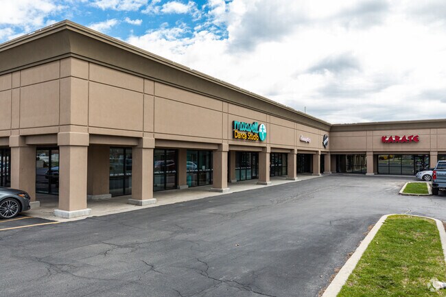 Mountain View is home to a range of retail shopping options, including malls, department stores, and specialty shops.