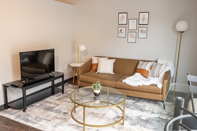 2301 Ingersoll Ave unit ID1058298P, Des Moines, IA 50312 - photo 2