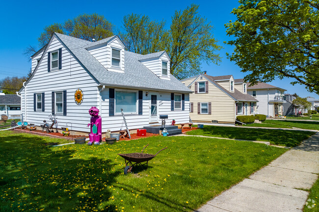 A diverse row of homes in the Rolling Green neighborhood.