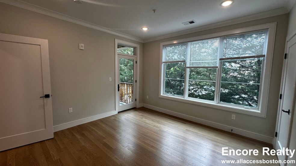 108 Warren St unit 3, Boston, MA 02119 - photo 1