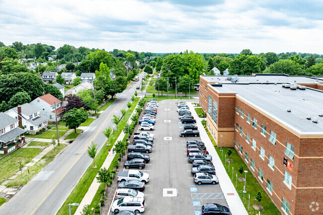 Garfield CLC is 275,000 sq ft (25,500 m2) and can hold about 1,400 students.[