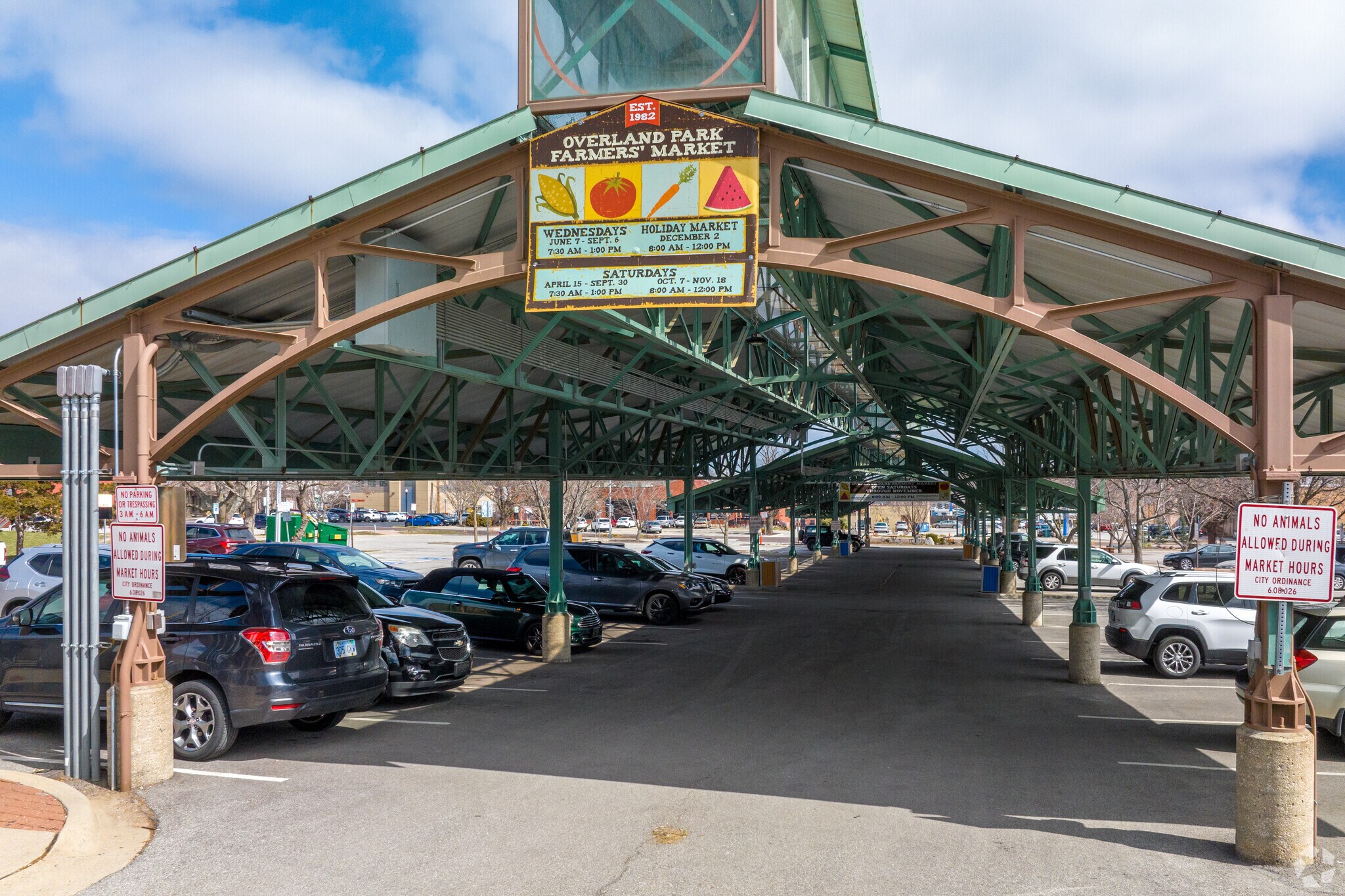 Enjoy fresh produce all year around at the Overland Park Farmer's Market.