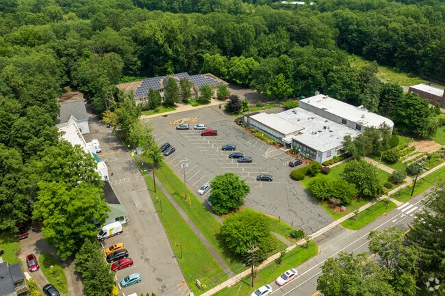 Lander Grinspoon Academy - Solomon Schechter is a private school located in Northampton, MA.