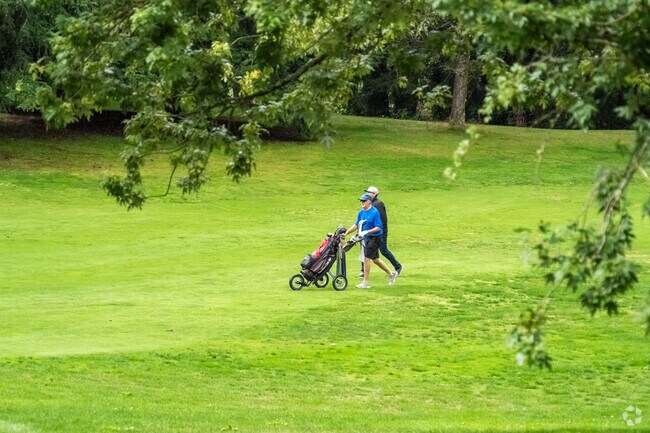 Nile Shrine Golf Course near Ballinger is a public course to practice your swing.