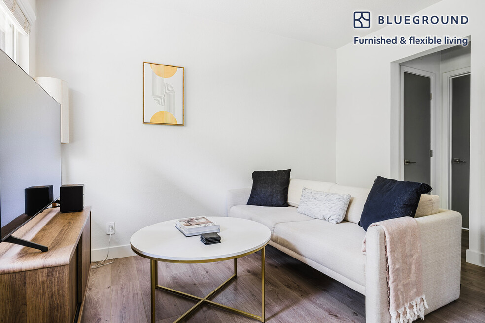 4136 Grand View Blvd unit FL0-ID1326, Los Angeles, CA 90066 - photo 1