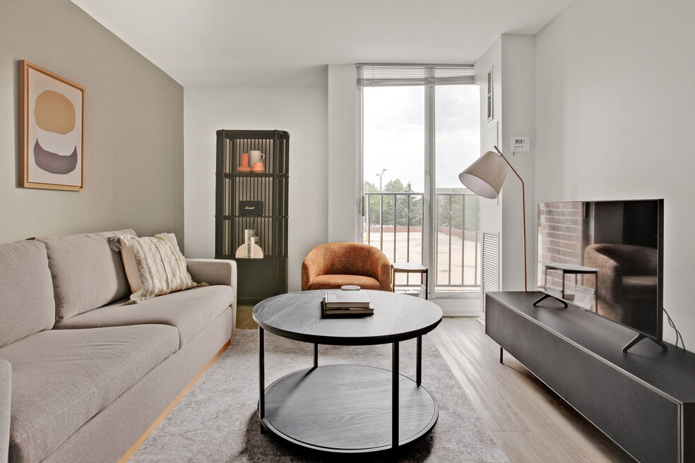 901 S Ashland Ave unit FL12-ID1384, Chicago, IL 60607 - photo 1