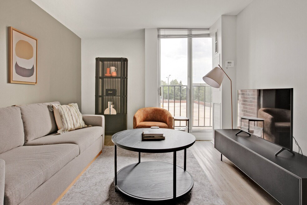 903 S Ashland Ave unit FL12-ID1384, Chicago, IL 60607 - photo 1