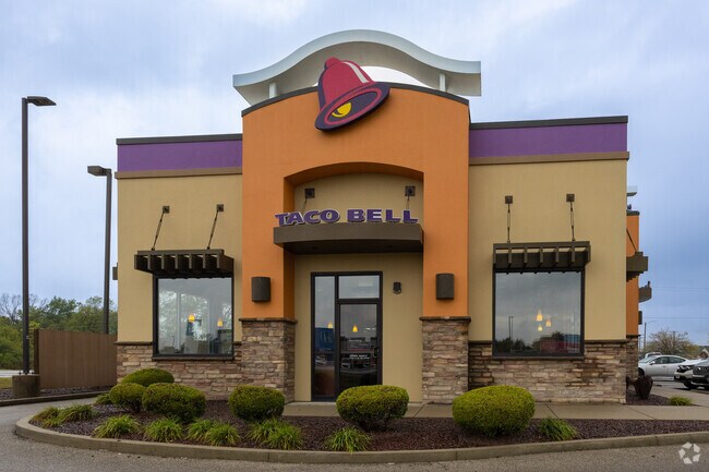 Taco Bell is always a solid lunch option in Lantern-Pearwood-Keller.