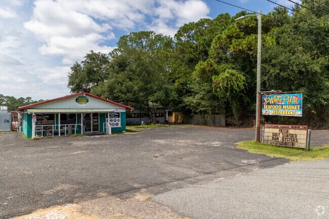 Holley patrons can buy fresh crawfish and eat Cajun classics at Where Y’at Seafood Market.