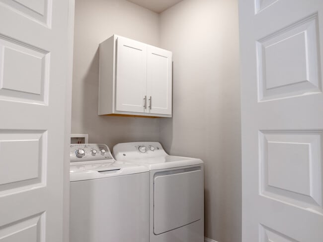 The Aviator: 1BR, 1BA- Kitchen