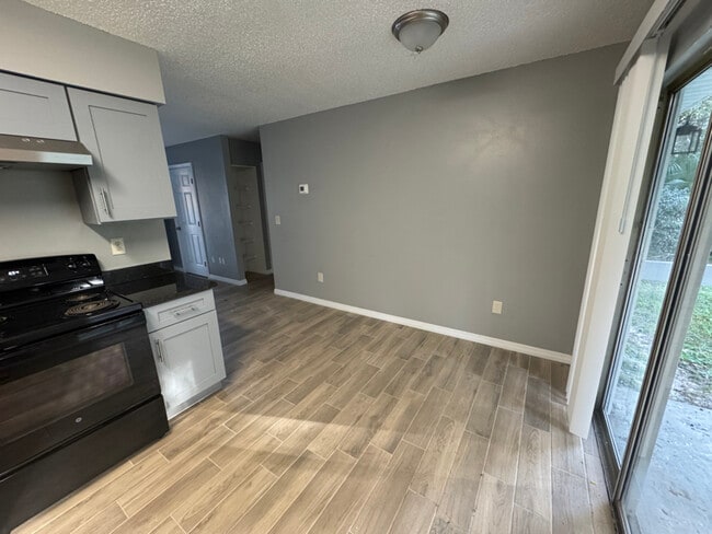 10469 Eastside Ave unit 10467, Brooksville, FL 34601 - photo 3