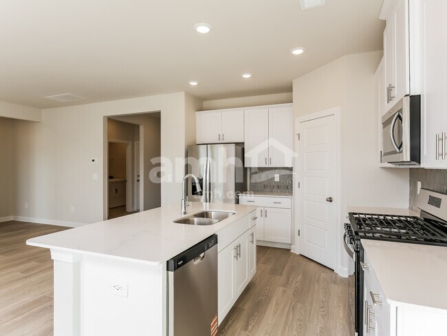 802 Treeline Rd, Moore, SC 29369 - photo 5