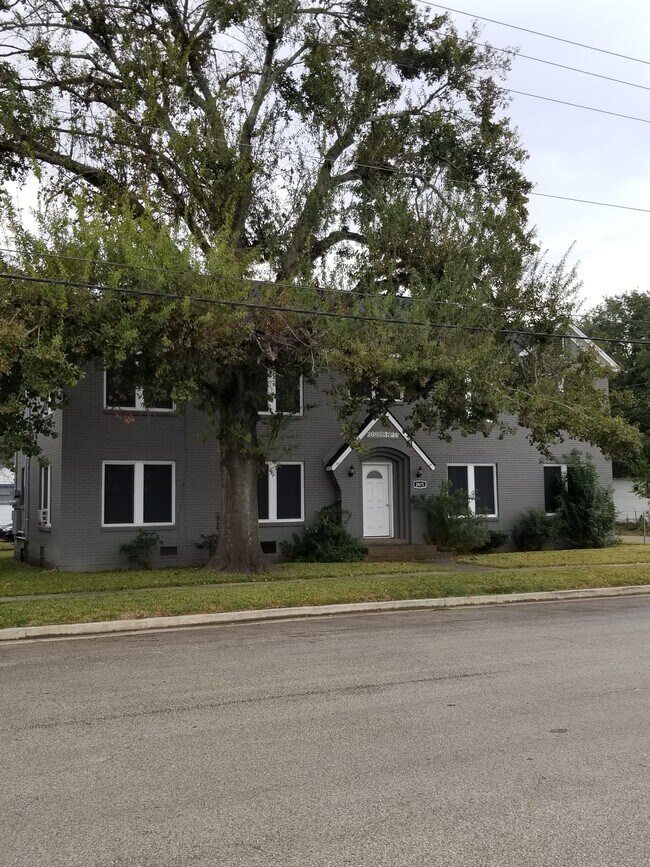 2415 Avenue G unit . 3, Rosenberg, TX 77471 - photo 5