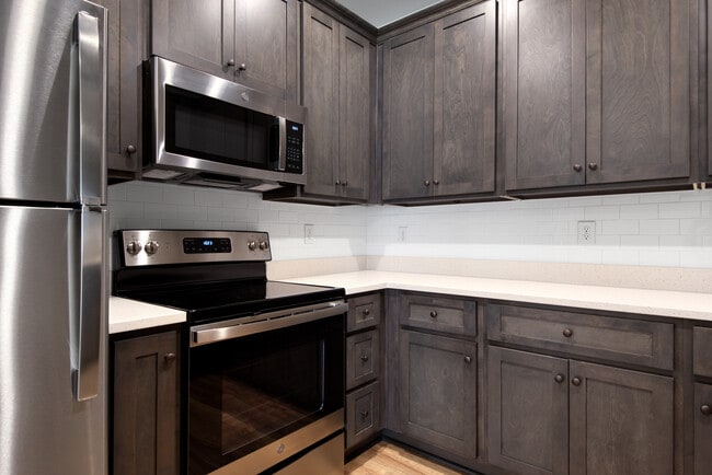 2 BR, 1 BA - The Burgundy