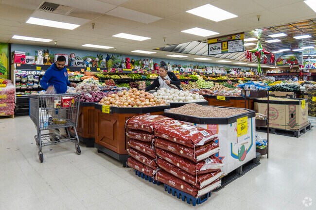 Residents of West Fresno can find fresh produce at Freshco Food Center.
