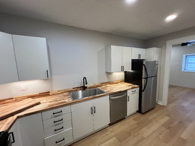 125 N George St unit 2, York, PA 17401 - photo 4