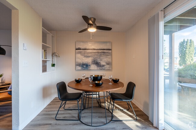 1BE, 1BA - 740SF - Dining Room