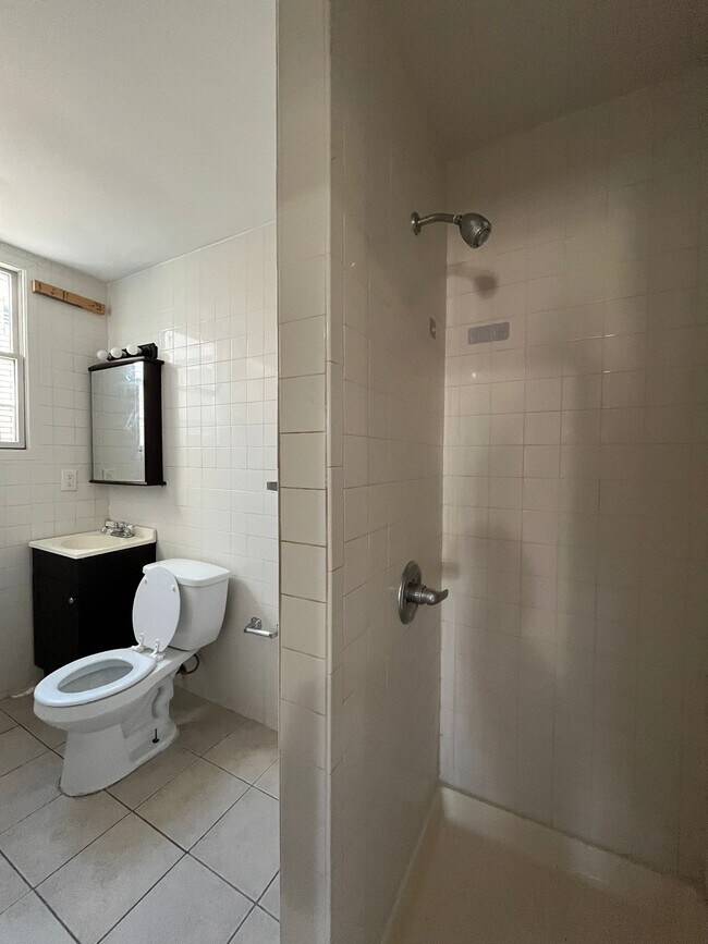 41 W 54th St unit 2R, Bayonne, NJ 07002 - photo 3