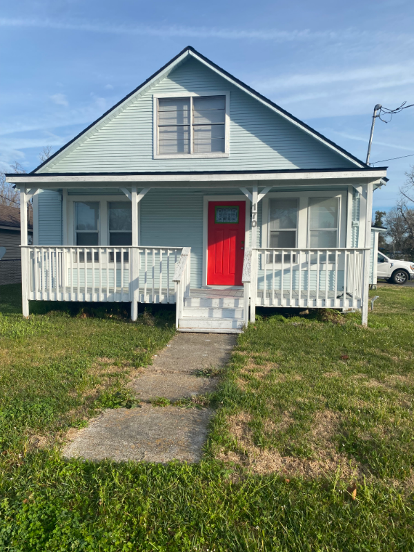 170 E Brimstone St, Sulphur, LA 70663