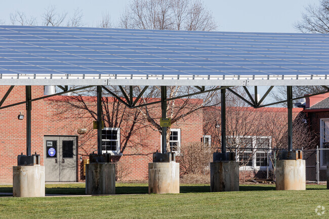 At Hawthorne Elementary School in Teaneck, NJ 37% are proficient in reading.