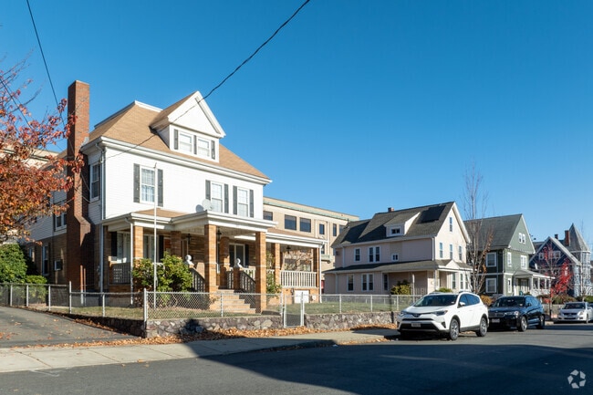 There are a multitude of larger homes throughout the Downtown Everett neighborhood.