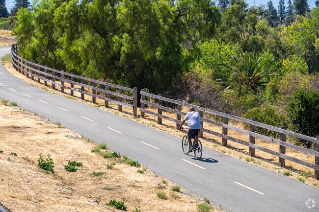 Kelly Park in Yerba Buena features scenic cycling trails for all skill levels.