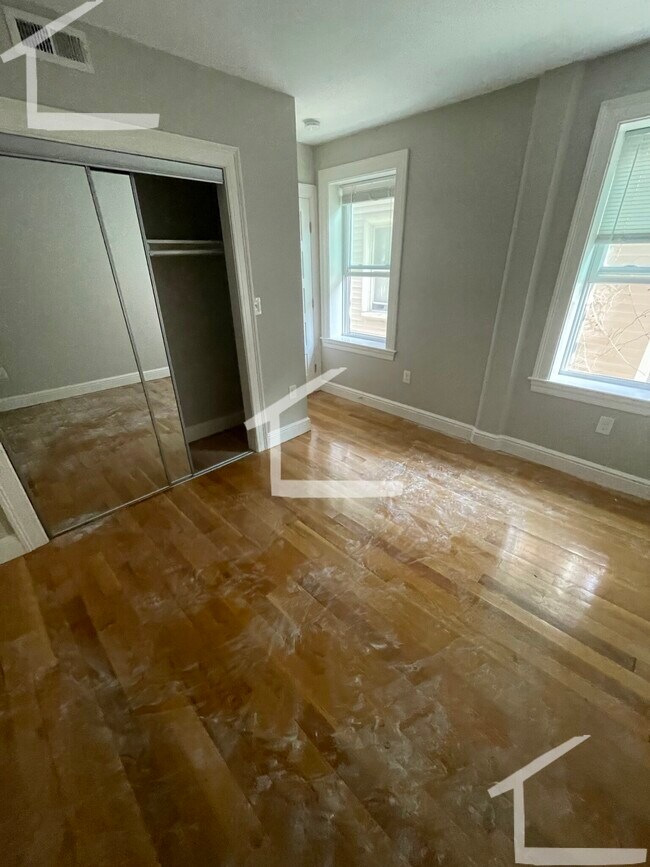 900 Massachusetts Ave unit 1, Cambridge, MA 02139 - photo 3
